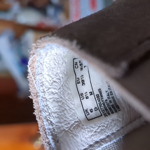 CLARK'S*Originals Ornella Boot in sand stone size 8.5, gum sole rare, EUC. Hot - Picture 11 of 11